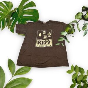 Vintage Kiss “In concert” band Tee - Size men’s large - Z17